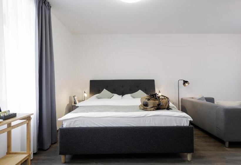 استودیوی لوکس, River Apartments