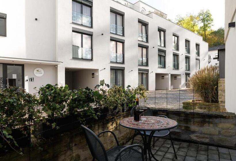 استودیو استاندارد با بالکن, River Apartments