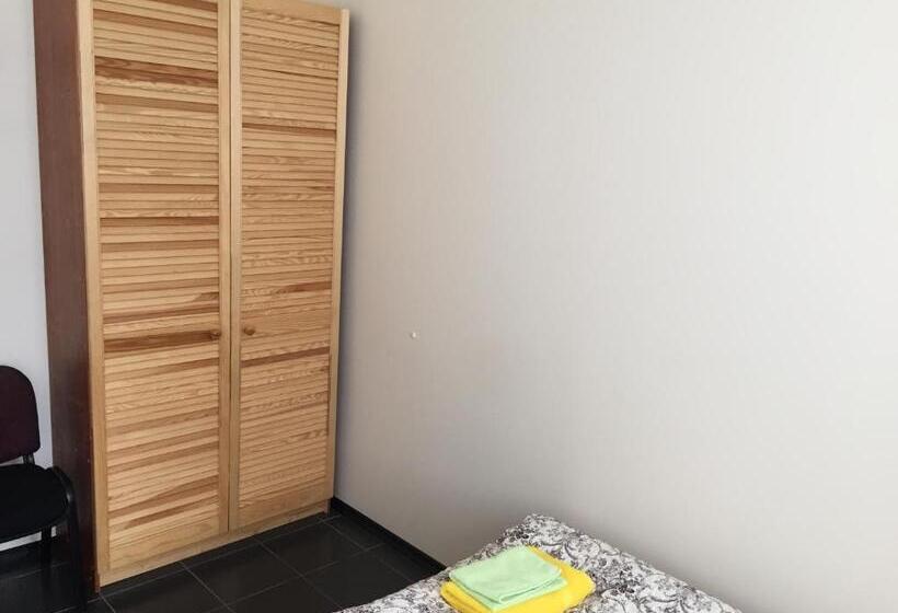 اتاق استاندارد, Yasmina Hostel