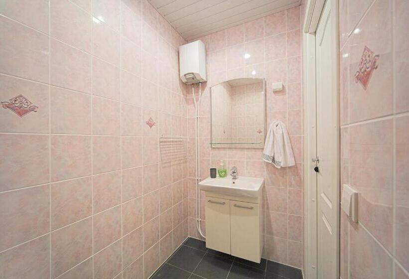 اتاق استاندارد چهار تخته, Yasmina Hostel