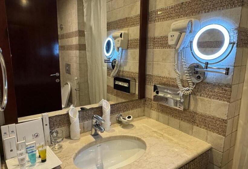 اتاق لوکس با چشم‌انداز شهر, Al Safwah Hotel Third Tower 3