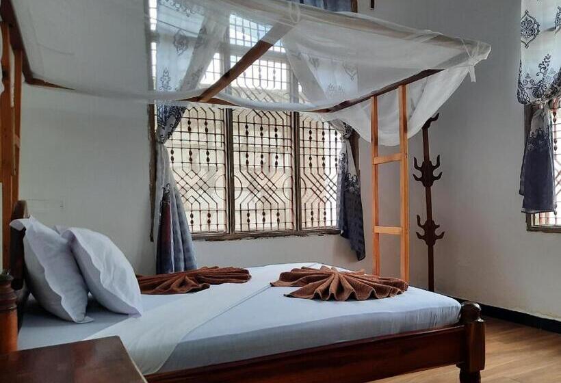 اتاق استاندارد, Kajificheni House