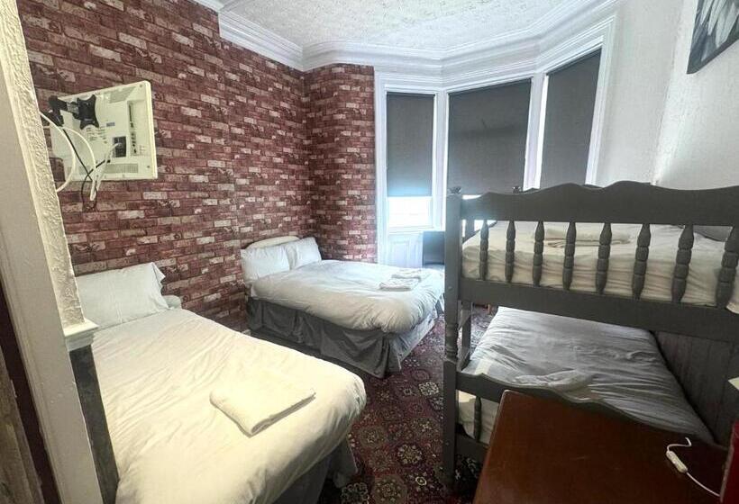 اتاق خانوادگی, Tower Central Hotel Albert Road