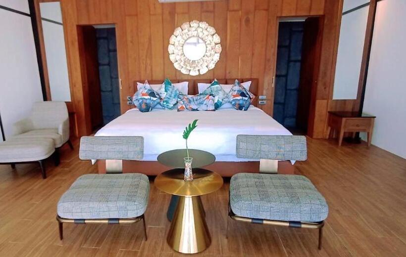 سوییت با چشم‌انداز دریا, Big Sun Residences By Iretreat