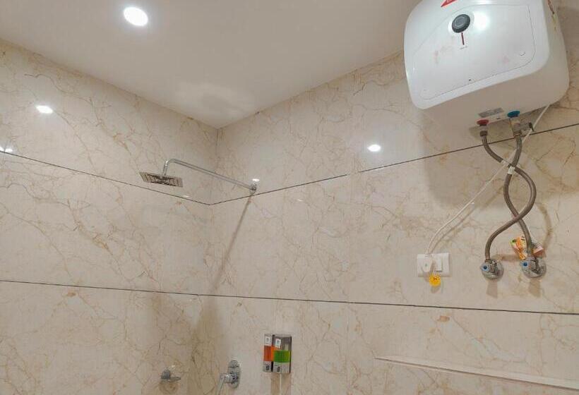 اتاق لوکس, Decent Aerocity   Mahipalpur, Delhi Airport