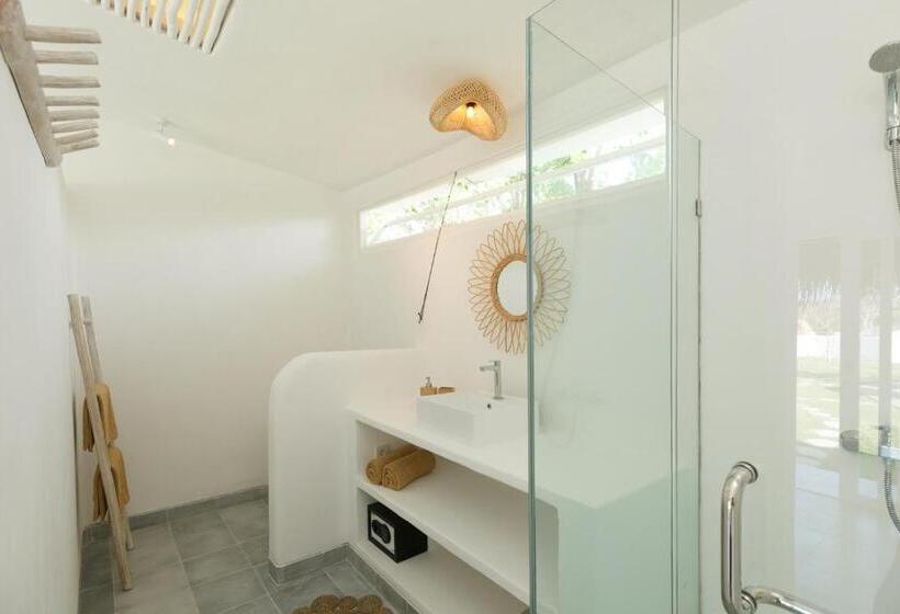 اتاق استاندارد با چشم‌انداز استخر, The Bingin Beach Villas  Bungalow Resort