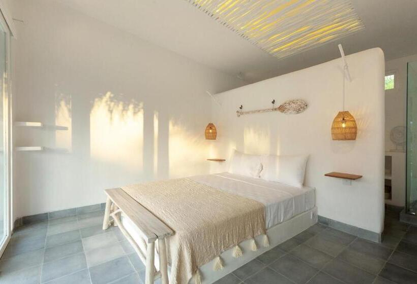 اتاق استاندارد با چشم‌انداز استخر, The Bingin Beach Villas  Bungalow Resort