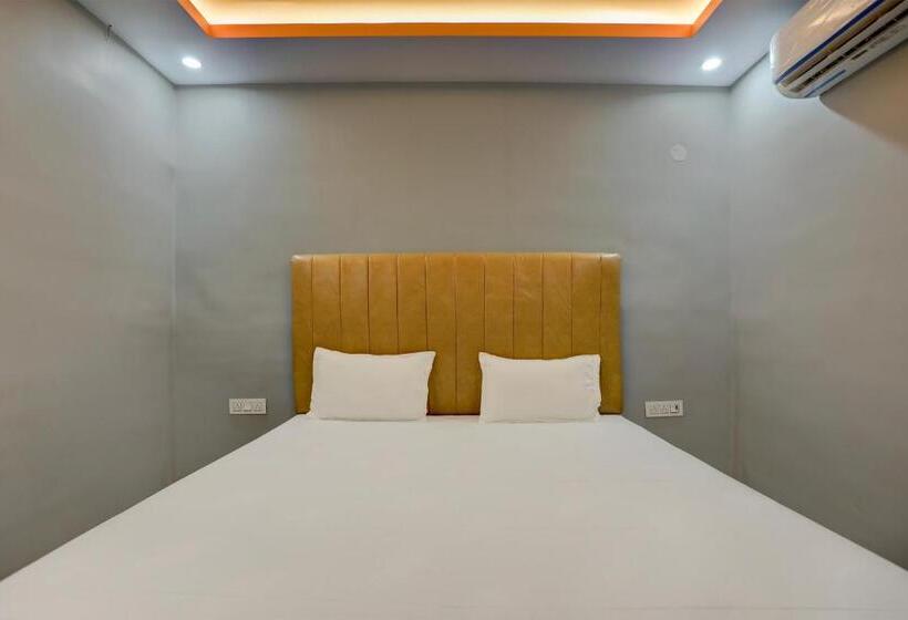 اتاق استاندارد, Oyo Hotel Crystal Inn