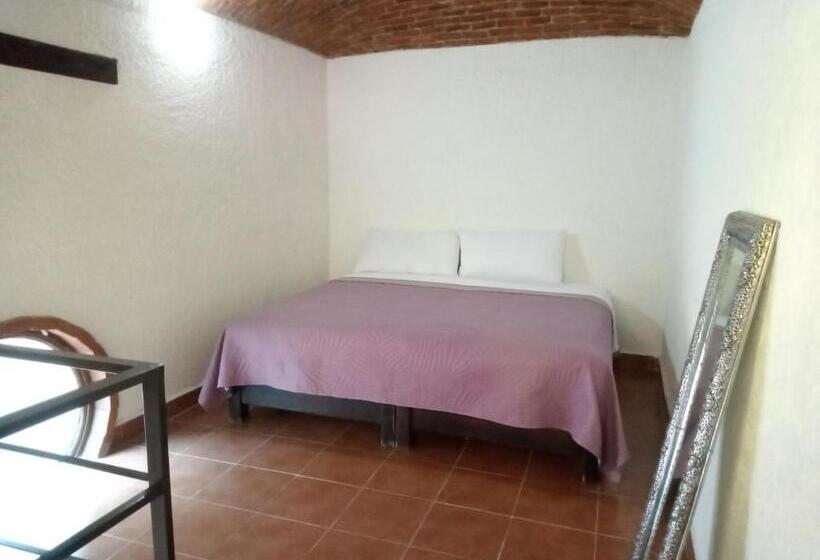 استودیوی استاندارد, Casa Pahpaqui