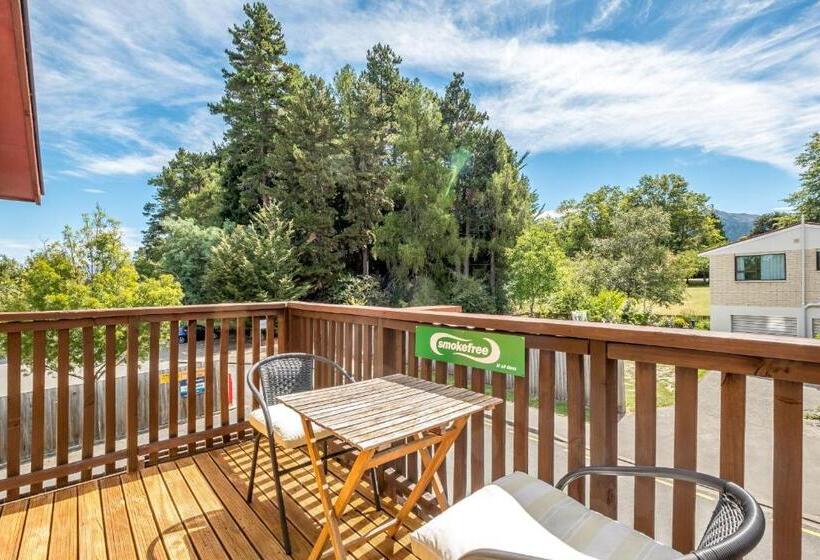 اتاق لوکس, Kakapo Lodge