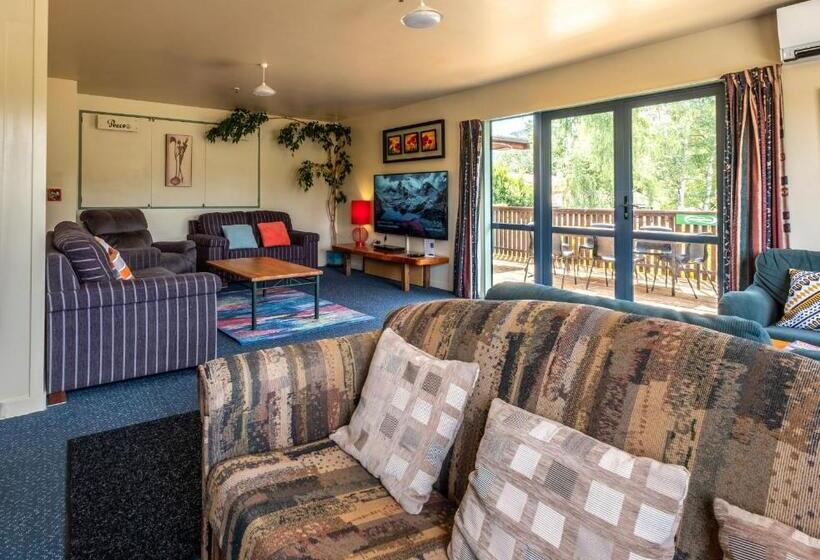 اتاق استاندارد با سرویس بهداشتی مشترک, Kakapo Lodge