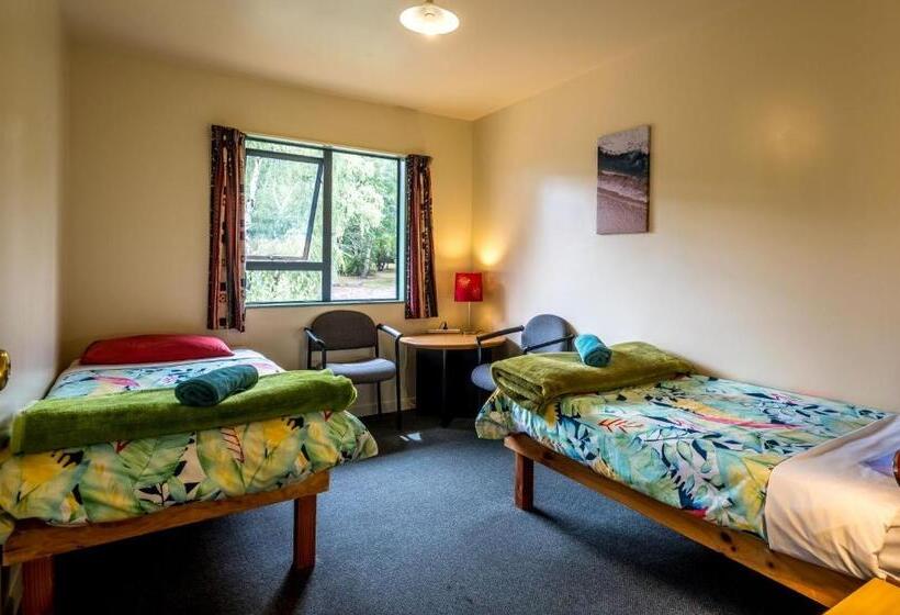 اتاق استاندارد با سرویس بهداشتی مشترک, Kakapo Lodge