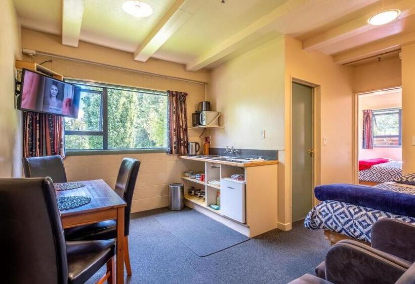 سوییت, Kakapo Lodge
