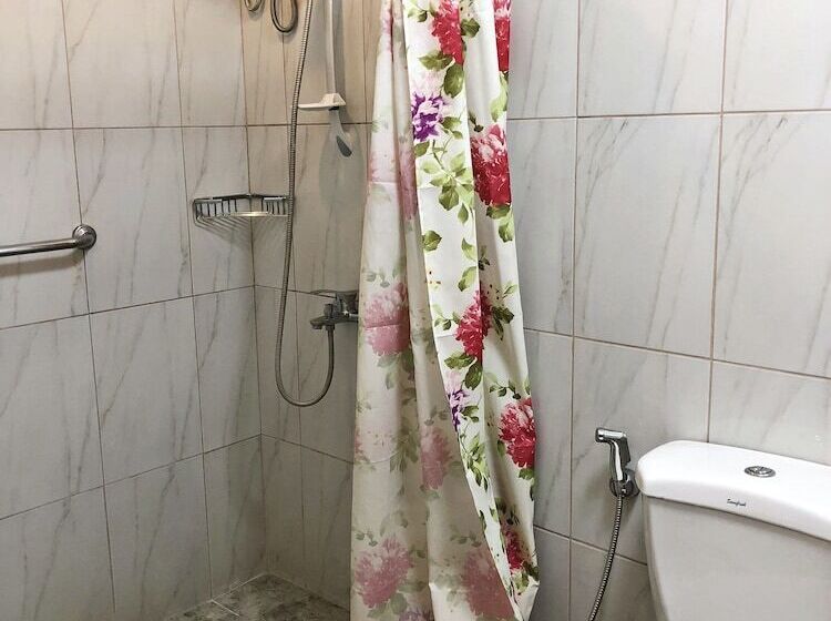 اتاق استاندارد چهار تخته, Casa Roces