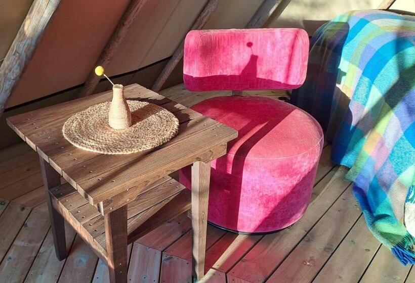 چادر با خدمات رفاهی استاندارد, Strandheimen Guesthouse