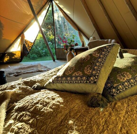 چادر با خدمات رفاهی استاندارد, Strandheimen Guesthouse