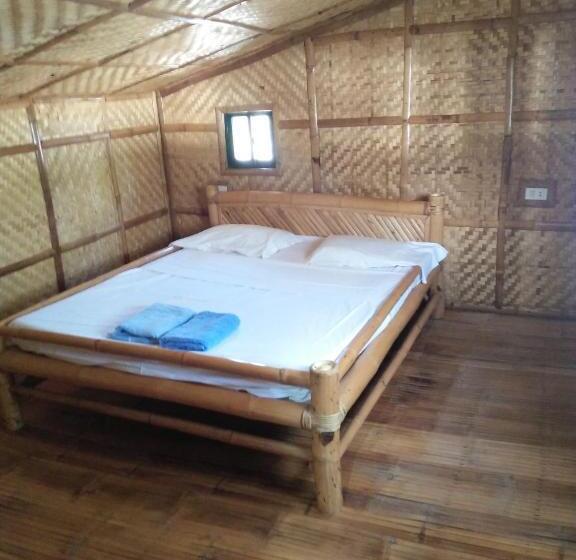 اتاق لوکس خانوادگی, Calayo Beach Resort