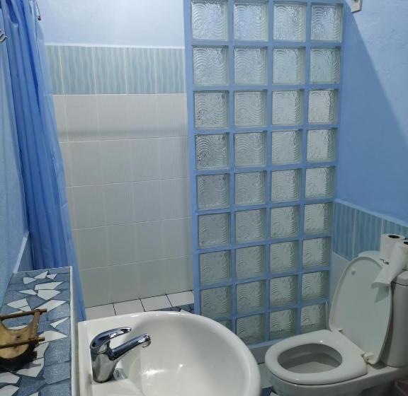 بانگلوی استاندارد, Ravenala Beach Bungalows