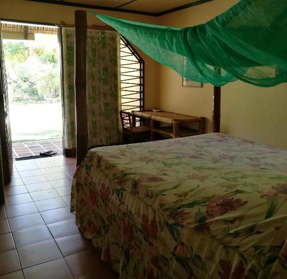 بانگلوی استاندارد, Ravenala Beach Bungalows