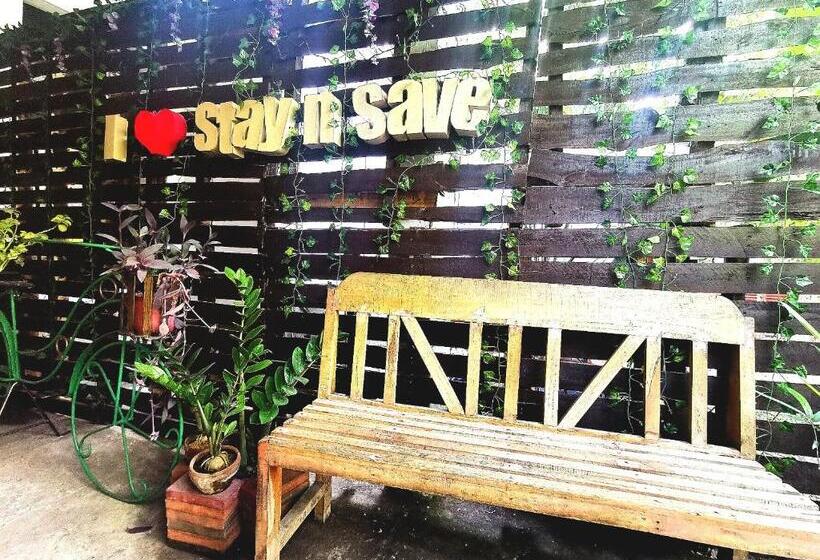 سوییت جونیور با چشم‌انداز دریا, Stay N Save B&b