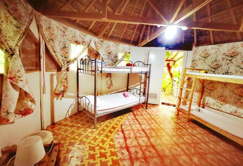 اتاق خانوادگی با چشم‌انداز باغ, Stay N Save B&b