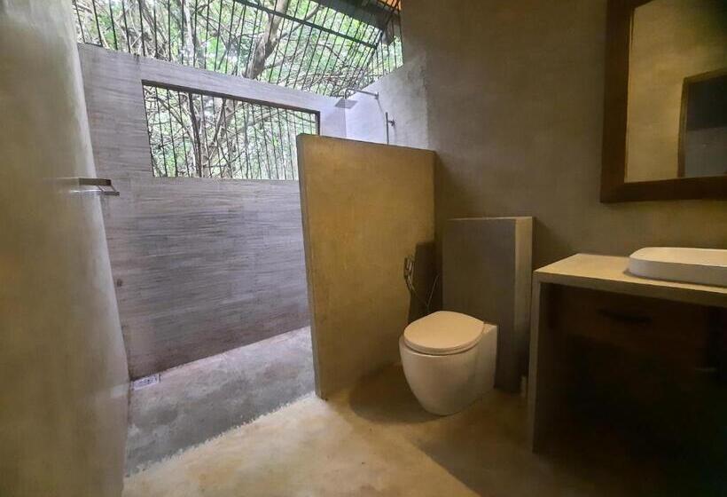 اتاق استاندارد با بالکن, Hornbill Forest Habarana