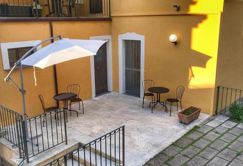 مجموعه ویستا شهر, Suite Casa Santicelli Maratea