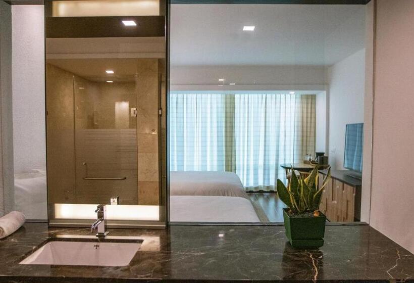 اتاق لوکس, Eurobuilding Hotel & Suites Lecheria