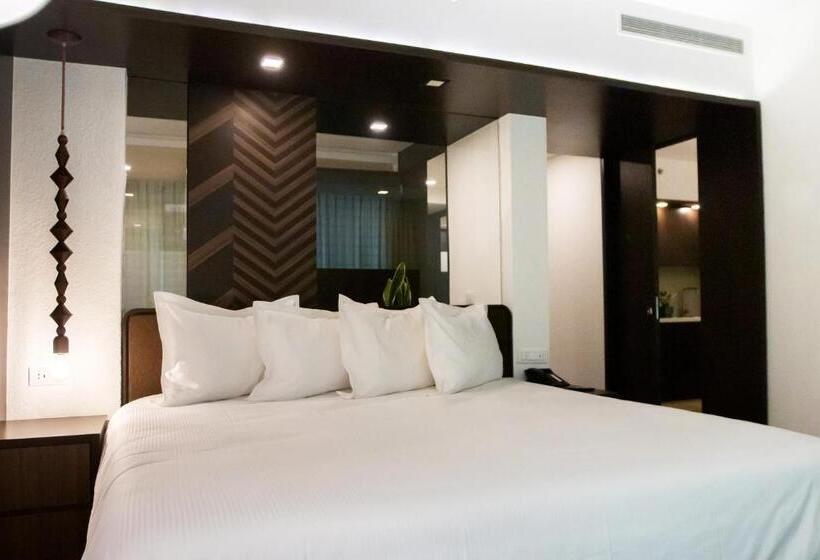 سوییت سوپریور با چشم‌انداز دریا, Eurobuilding Hotel & Suites Lecheria