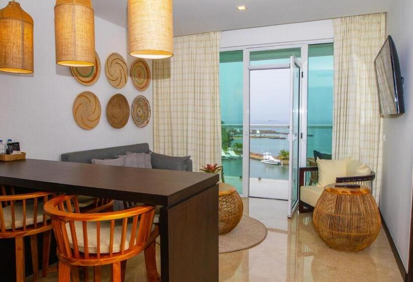 سوییت سوپریور با چشم‌انداز دریا, Eurobuilding Hotel & Suites Lecheria