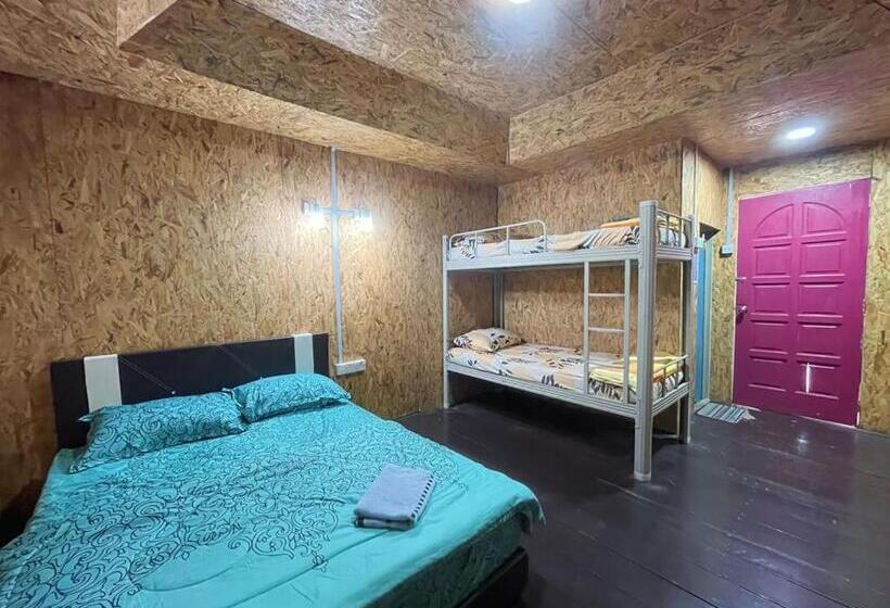 اتاق استاندارد چهار تخته, Bee Chalet Perhentian Island
