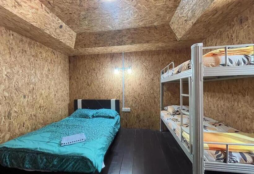 اتاق استاندارد چهار تخته, Bee Chalet Perhentian Island