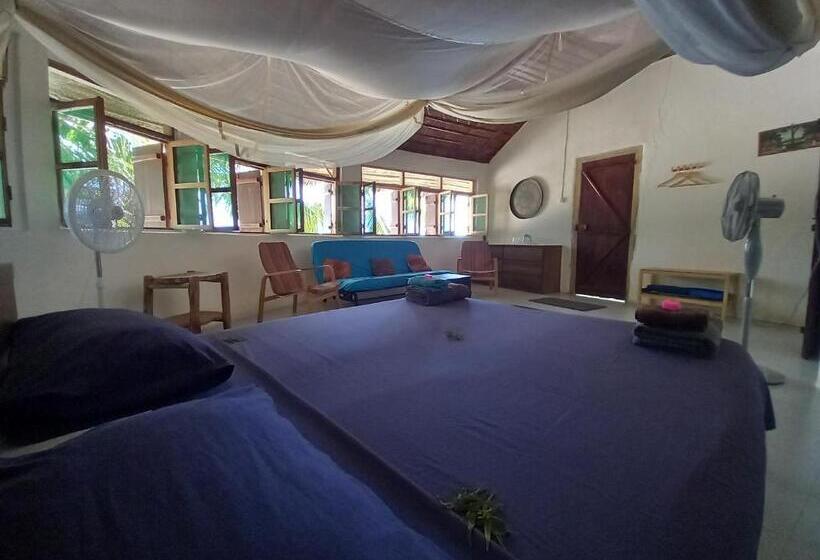 اتاق لوکس با چشم‌انداز دریا, Moheli Laka Lodge