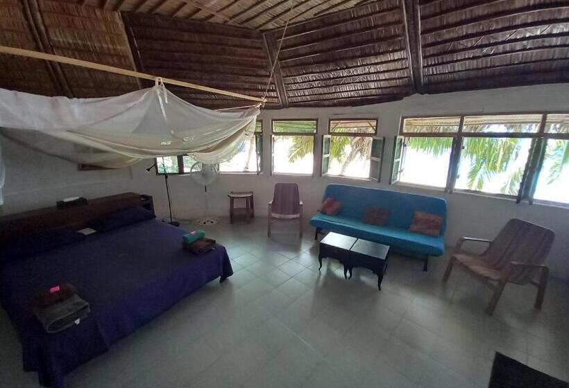 اتاق لوکس با چشم‌انداز دریا, Moheli Laka Lodge