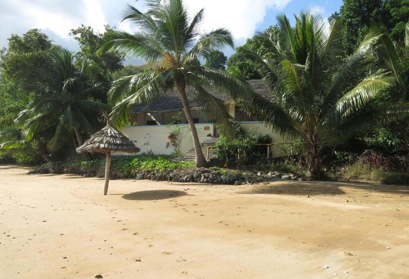اتاق استاندارد با چشم‌انداز دریا, Moheli Laka Lodge