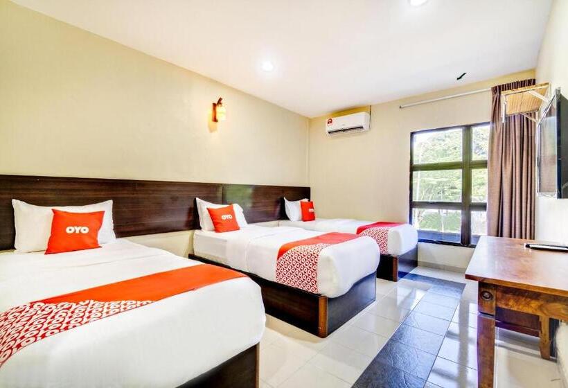اتاق لوکس سه تخته, Oyo 89960 Manjung Inn
