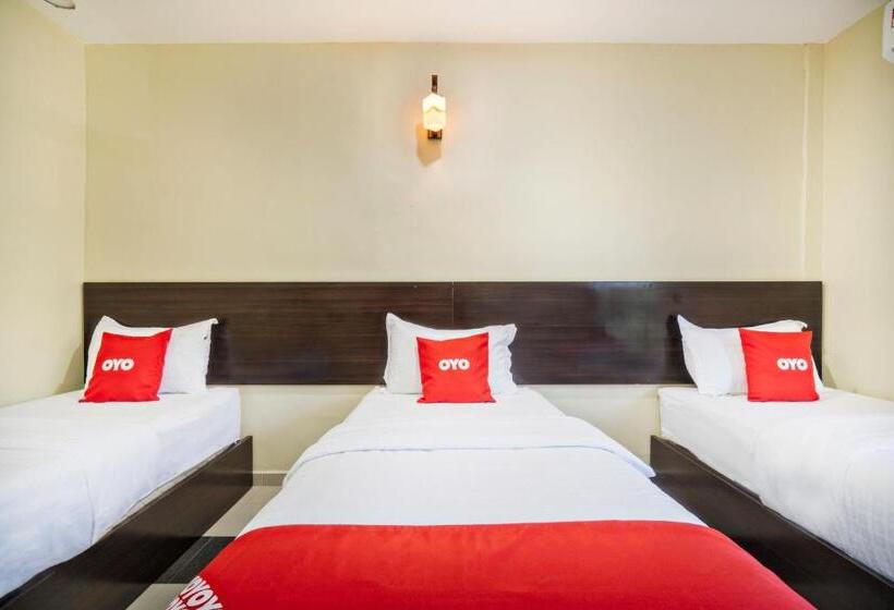 اتاق لوکس سه تخته, Oyo 89960 Manjung Inn