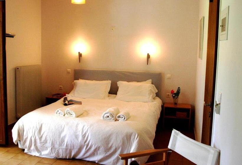 اتاق استاندارد سه نفره, Villa Irini