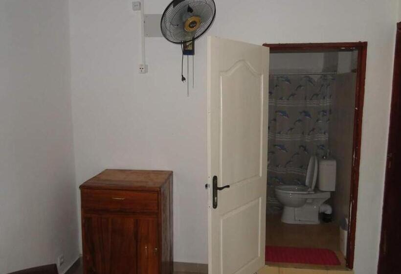 اتاق استاندارد یک نفره, Medina Hotel   Mutsamudu