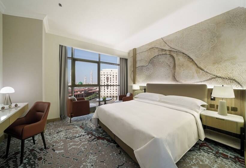 سوئیت با چشم‌انداز, Rotana Al Manakha Madinah