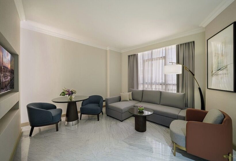 سوئیت با چشم‌انداز, Rotana Al Manakha Madinah