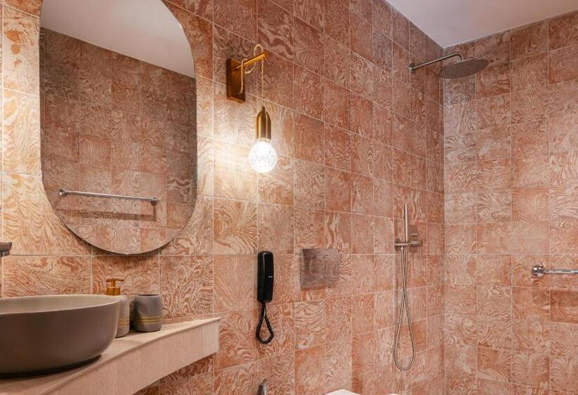 سوییت جونیور در طبقه همکف, La Montre Luxury Boutique Suites