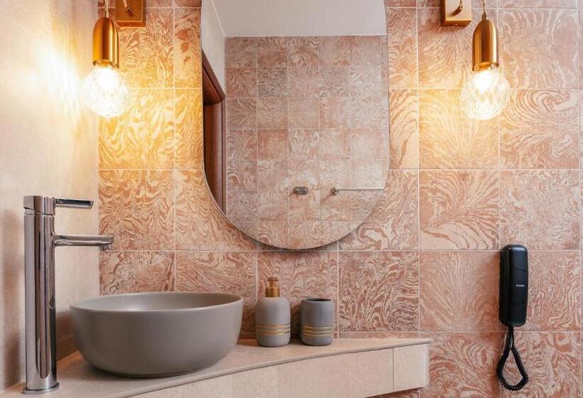 سوییت جونیور در طبقه همکف, La Montre Luxury Boutique Suites