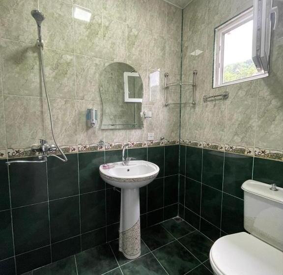 اتاق استاندارد با سرویس بهداشتی مشترک, Nits Guest House