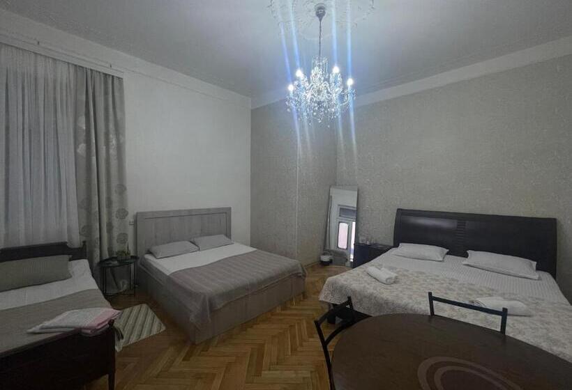 اتاق استاندارد سه نفره, Nits Guest House