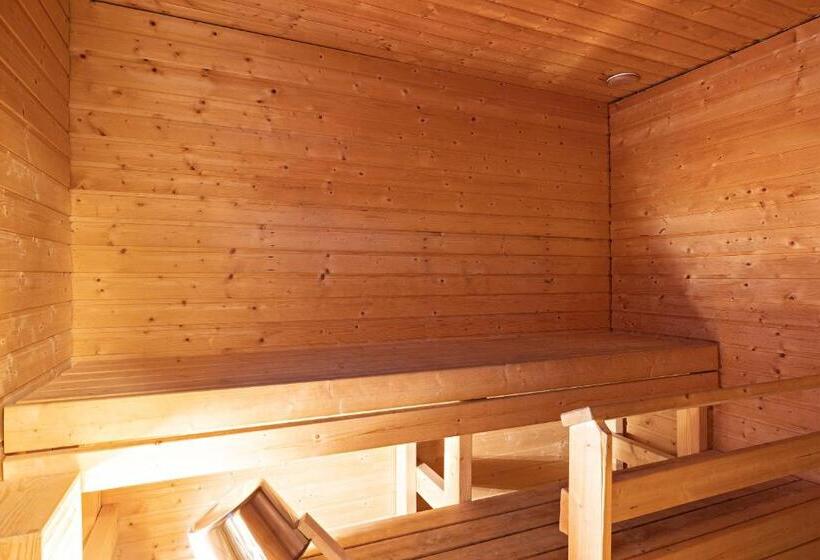 کابین, Arctic River Resort