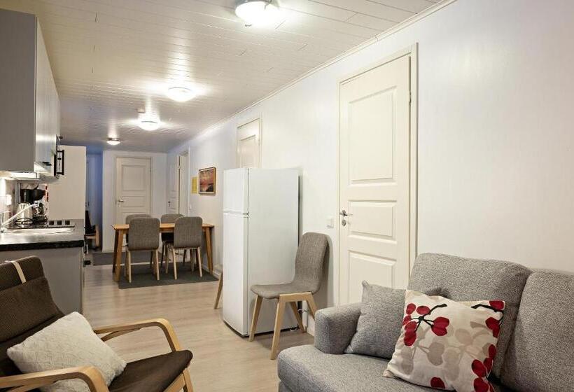 کابین, Arctic River Resort