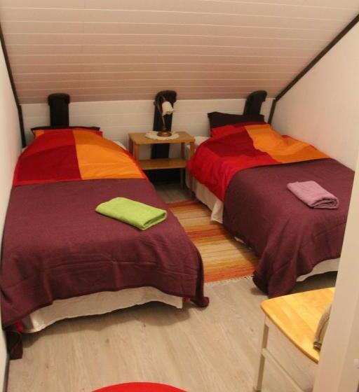 اتاق استاندارد با سرویس بهداشتی مشترک, Wanha Autti Camping Rovaniemi