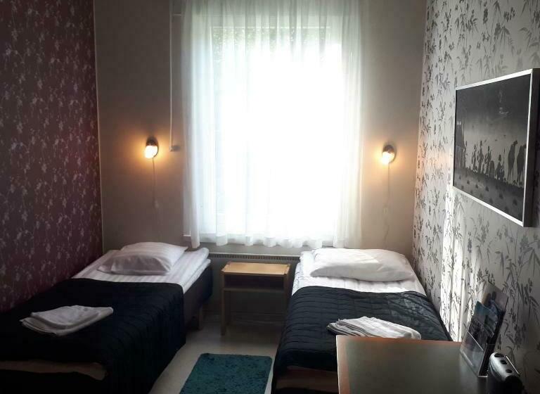 اتاق استاندارد با سرویس بهداشتی مشترک, Hostel River
