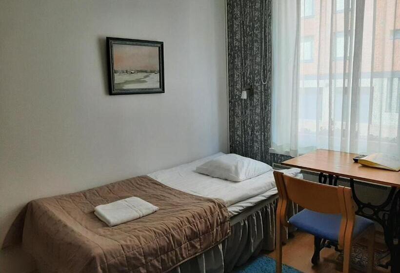 اتاق استاندارد سه تخته با سرویس بهداشتی مشترک, Hostel River